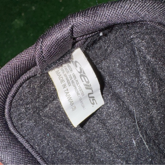 Serus Men’s Black Face Mask - Picture 3 of 3